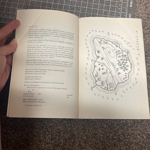 Island of the Sequined Love Nun paperback book by Christopher Moore - Picture 5 of 7